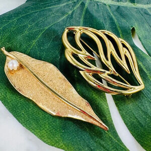 Vintage Leaf Brooches 2 Pins Monet Kramer Signed Gold Tone Pearl